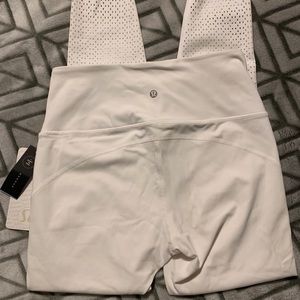 Anew tight Lululemon leggings
